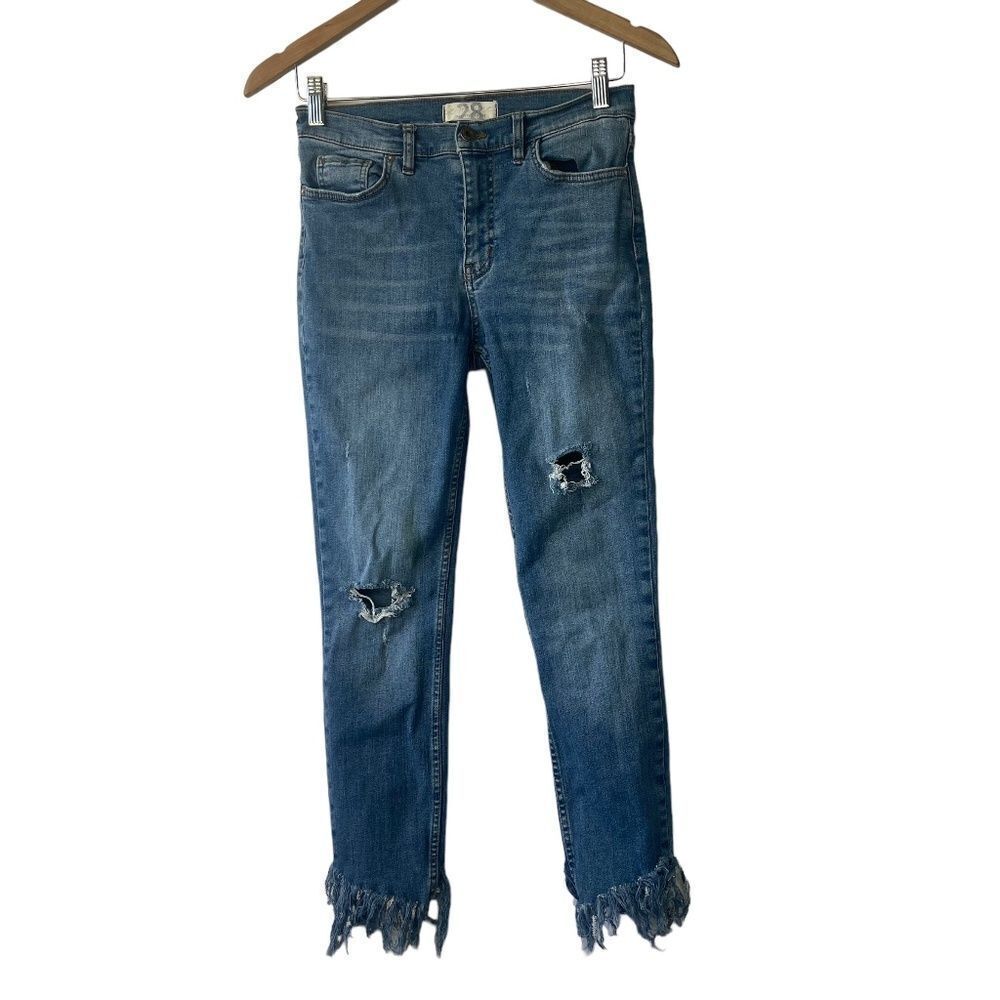 We The Free Busted Knee‎ Distressed Cropped Frayed Ankle Jeans Sz 28